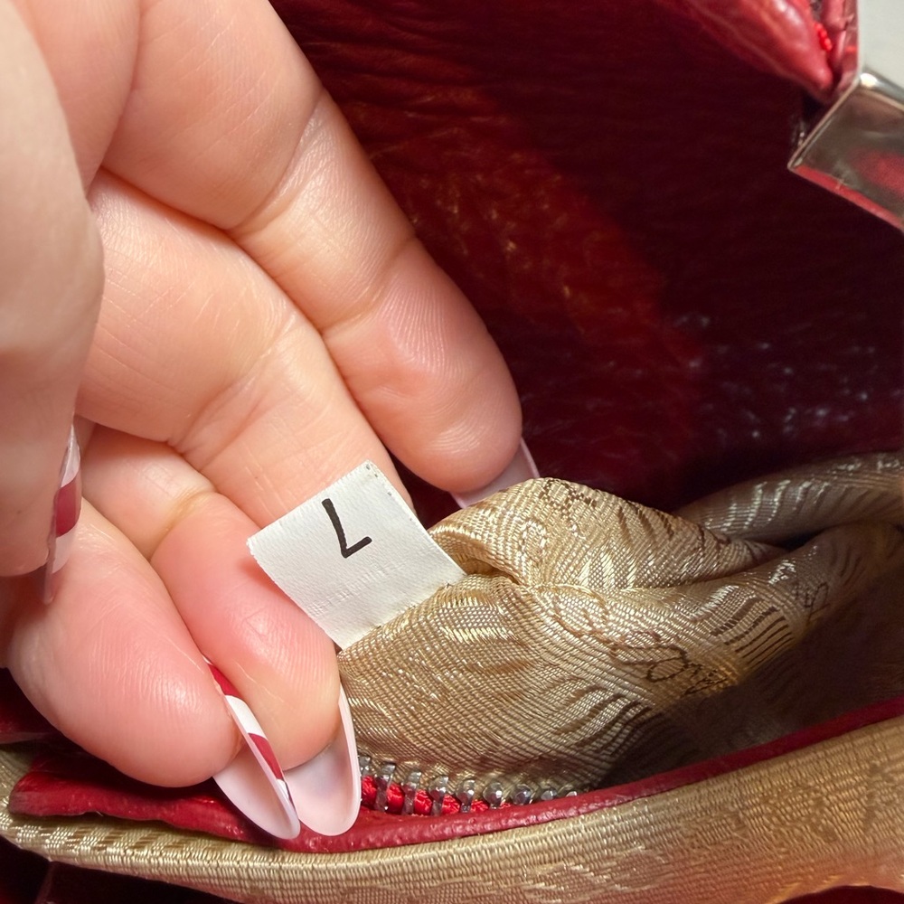 Prada Vitello Easy Red Leather East West Shoulder Bag - Picture 5 of 16